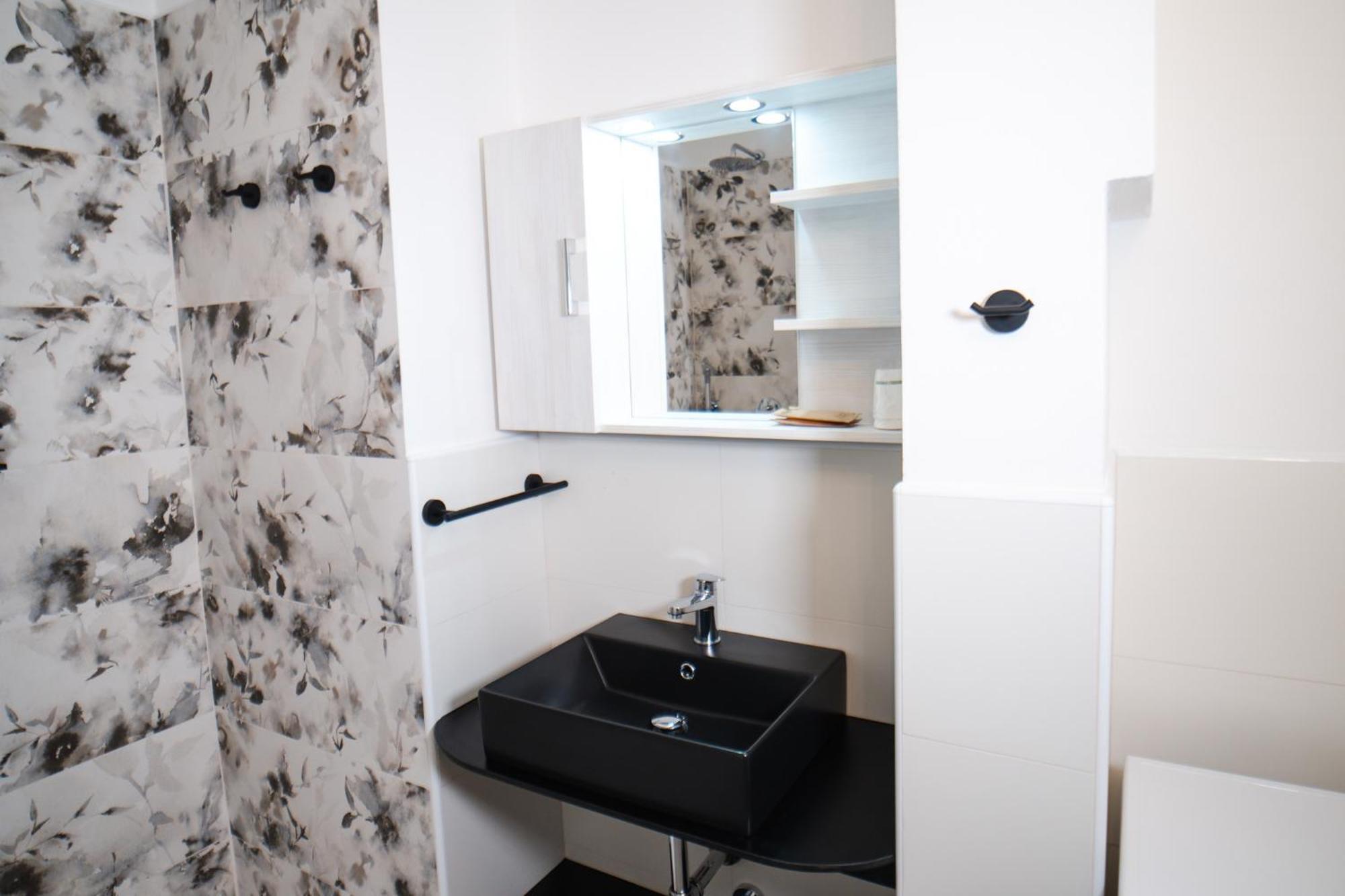Appartamento Il Cortiletto Lecco Esterno foto